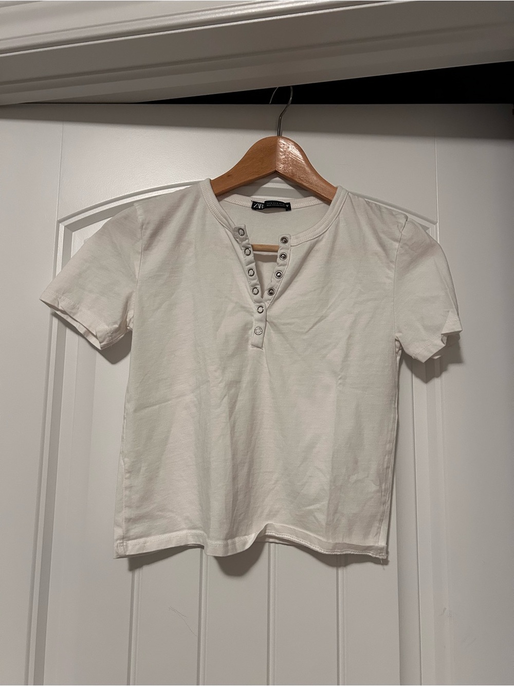 Zara White Short Sleeve Henley Tee with snap button Placket